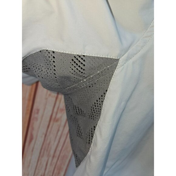 Under Armour Mens 2XL Loose Fit Iso-Chill Button-Up Shirt Light Gray - Picture 8 of 9
